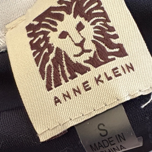 Women’s Blouses - Picture 8 of 16